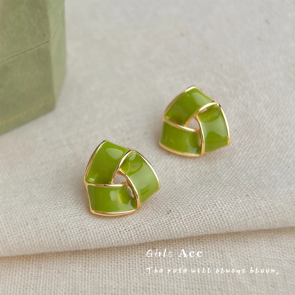 

Women Fashion Green Drop Glaze Ear Studs Elegant Temperament Skin Whitening Matcha Green Triangle Geometric Earrings Wholesale