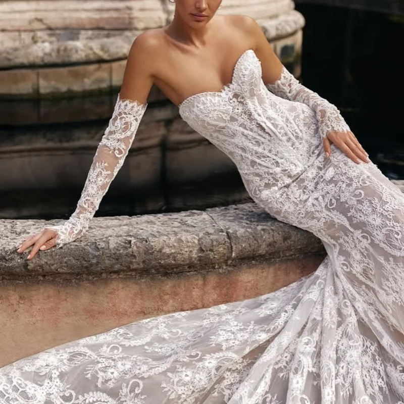 

White Appliques Lace Wedding Dresses of off-shoulder decal fishtail Bridal detachable train Gowns Made Customized