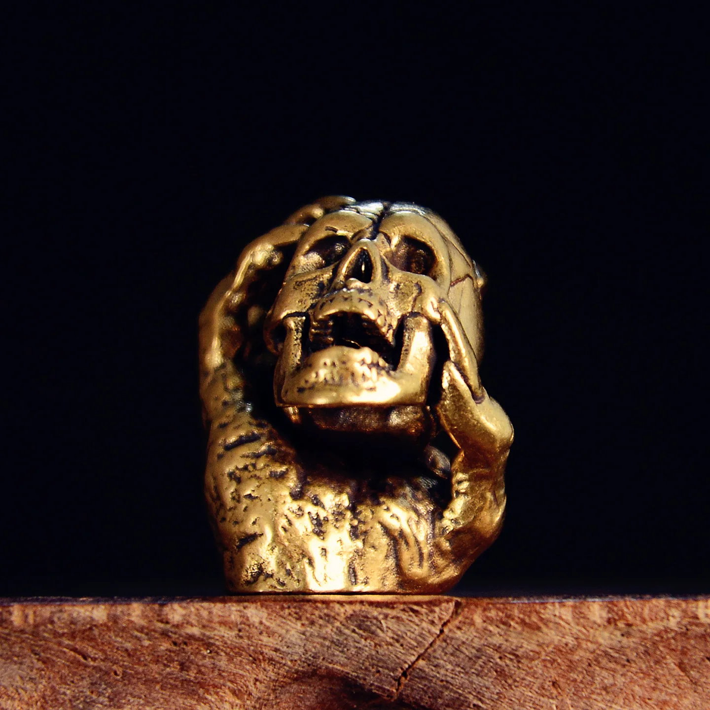 Brass Hand Grab Skull Head Figurines Miniatures Desktop Ornaments Retro Metal Skeleton Model Crafts Home Decorations Accessories