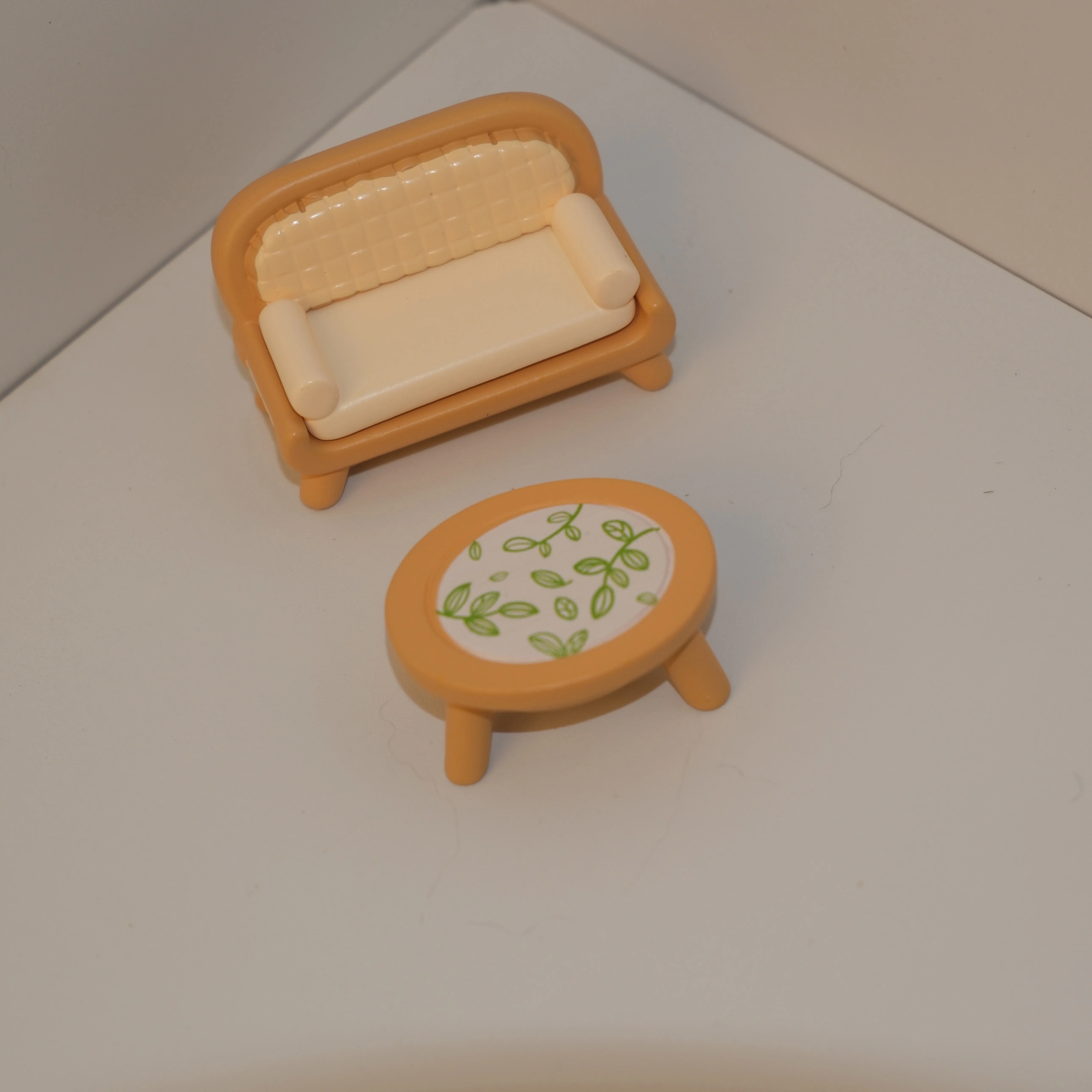 Miniature creative sofa coffee table, model furniture, toy house accessories, miniature resin ornaments