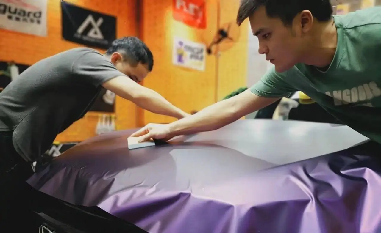 ماتي الأرجواني سيارة التفاف مقاوم للماء الفينيل فيلم الجملة ملصق التفاف احباط سيارة التفاف الفينيل