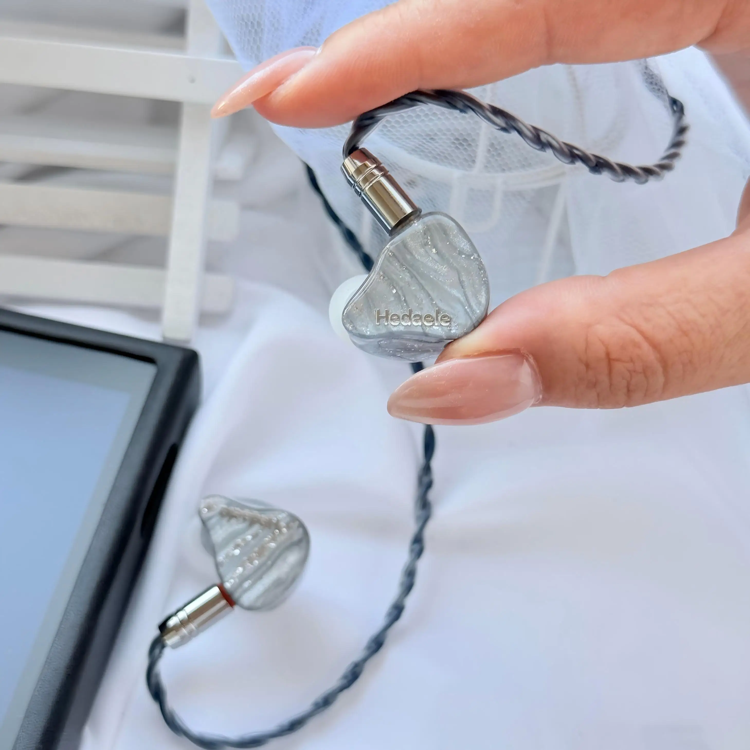 HEDAELE Lunaris 2DD+4BA Hybrid Wired IEM, 6 Driver HiFi Earbuds 20Hz-20kHz 109dB, Silver Sand Resin Shell Detachable Cable