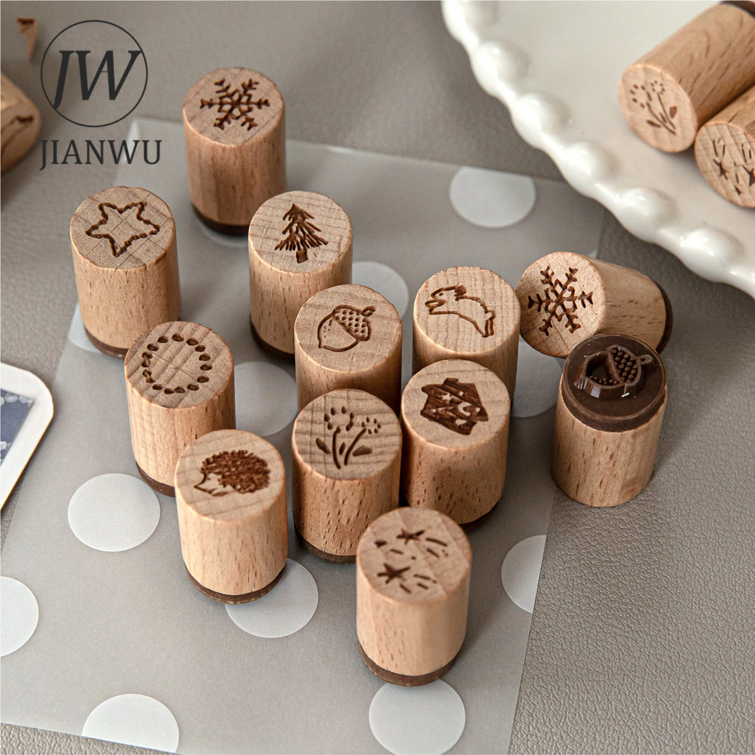 JIANWU Small Forest Series Vintage Animal Flower Star Landscape Material Collage Wooden Stamp Creative DIY Journal Stationery