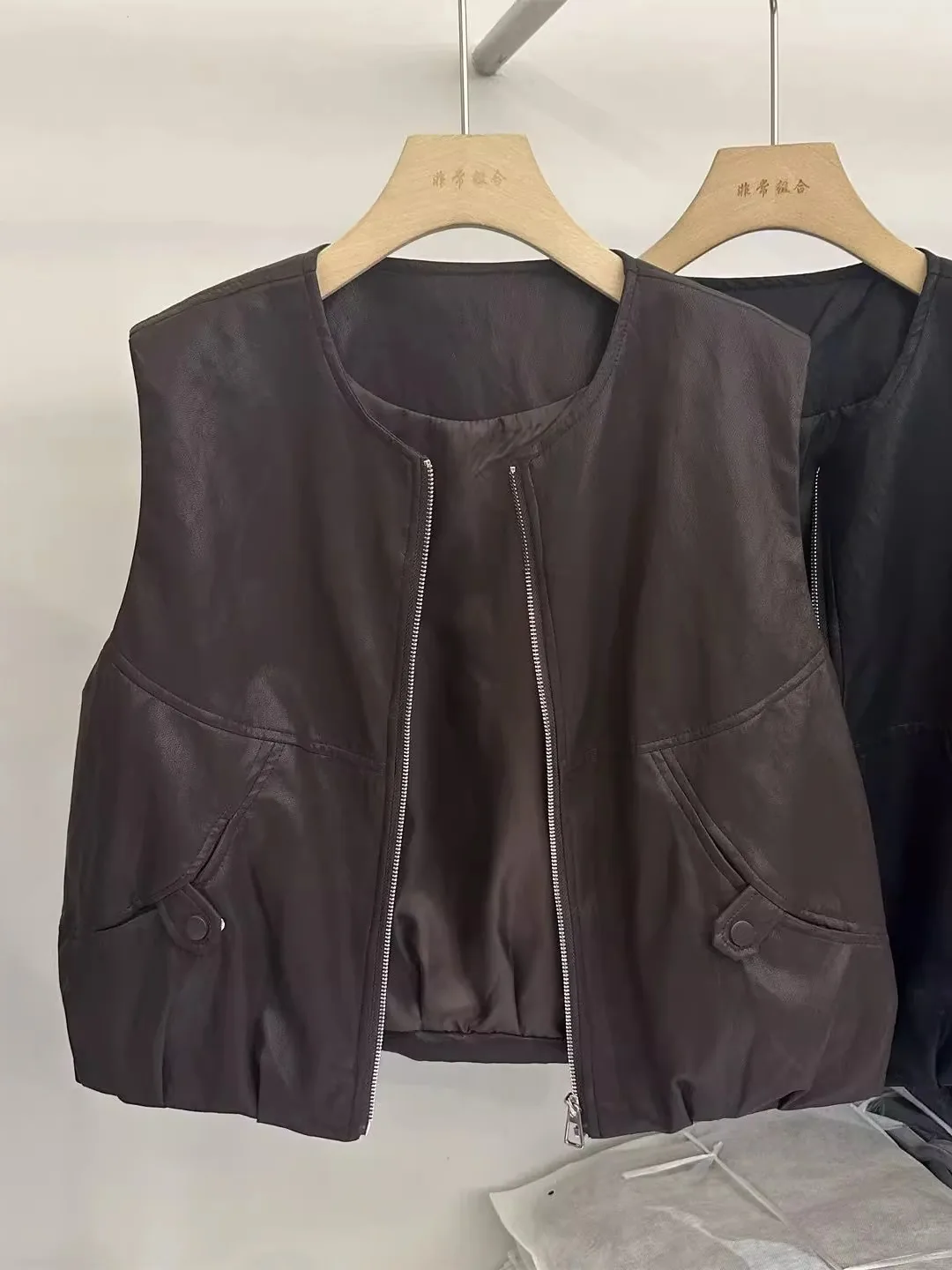 جايت نسائي من جلد البولي يوريثان مع سحاب Ne Design وشاح بحزام ملابس خارجية طبقات معطف علوي عصري وسادة كتف Jaet #4