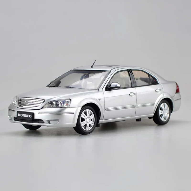 

Diecast 1:18 Scale Original MONDEO Alloy Classic Car Model Finished Product Simulation Toy Collection Gift Static Model Display