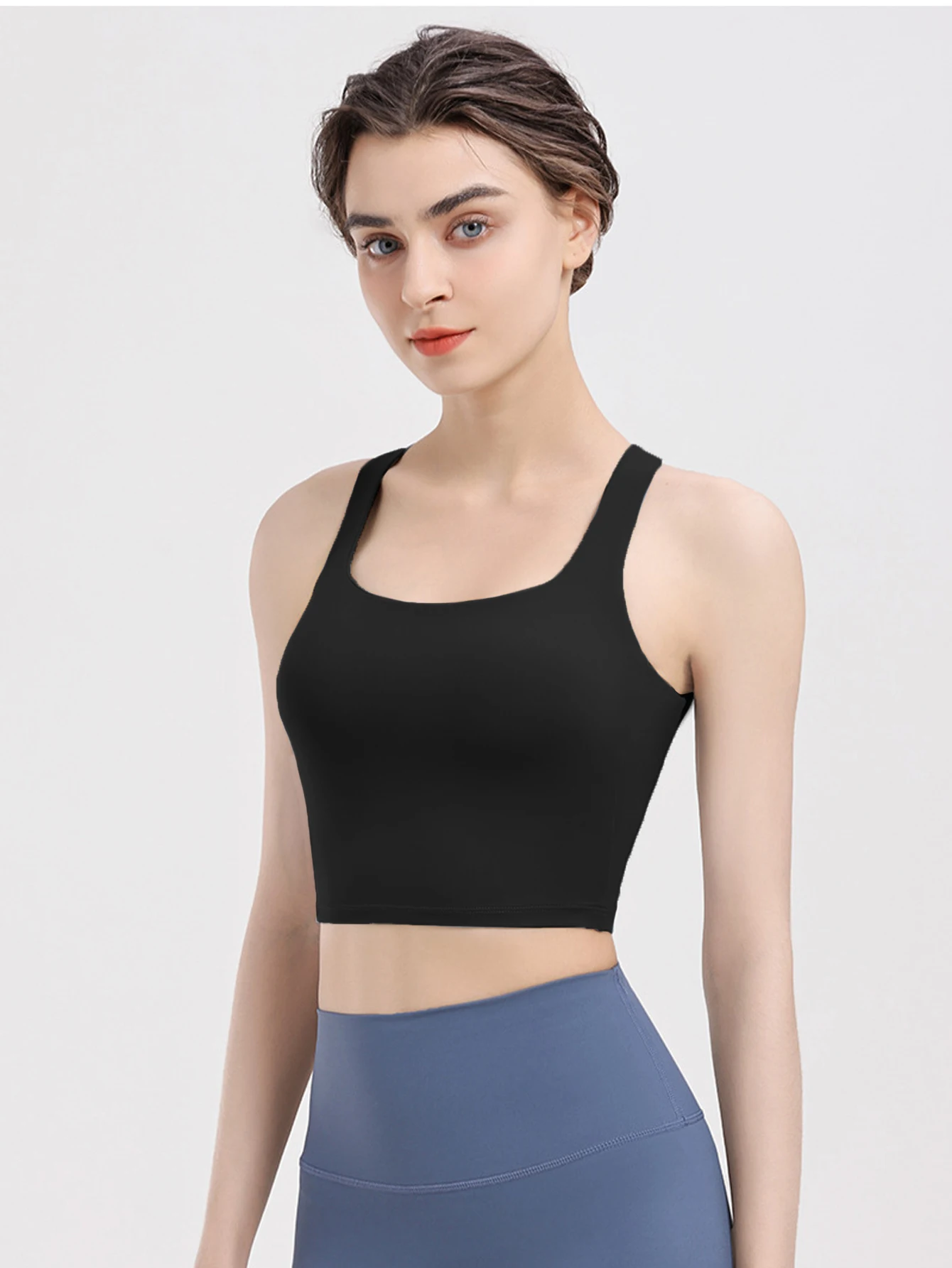 European and American Style Cross-Back Yoga Sports Bra for Women, Tank Top Style with Shockproof Padding, Suitable for Outerwear Fitness Bra