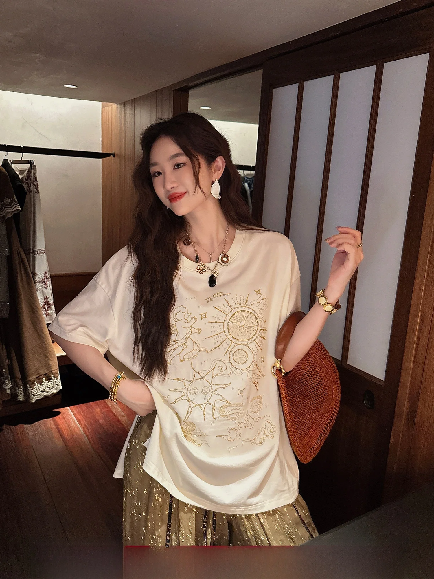 

Sanji Bla Flower Aurora Embroidered ort Sve Women's T-irt Gold Tead Design Casual Loose Fit Summer Cotton Top