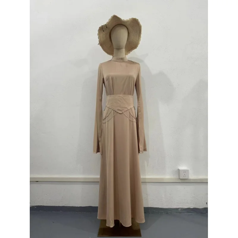 Frühlingsneues, tailliertes, elegantes, langärmliges Kleid aus Satin im Palace-Stil mit halbhohem Kragen