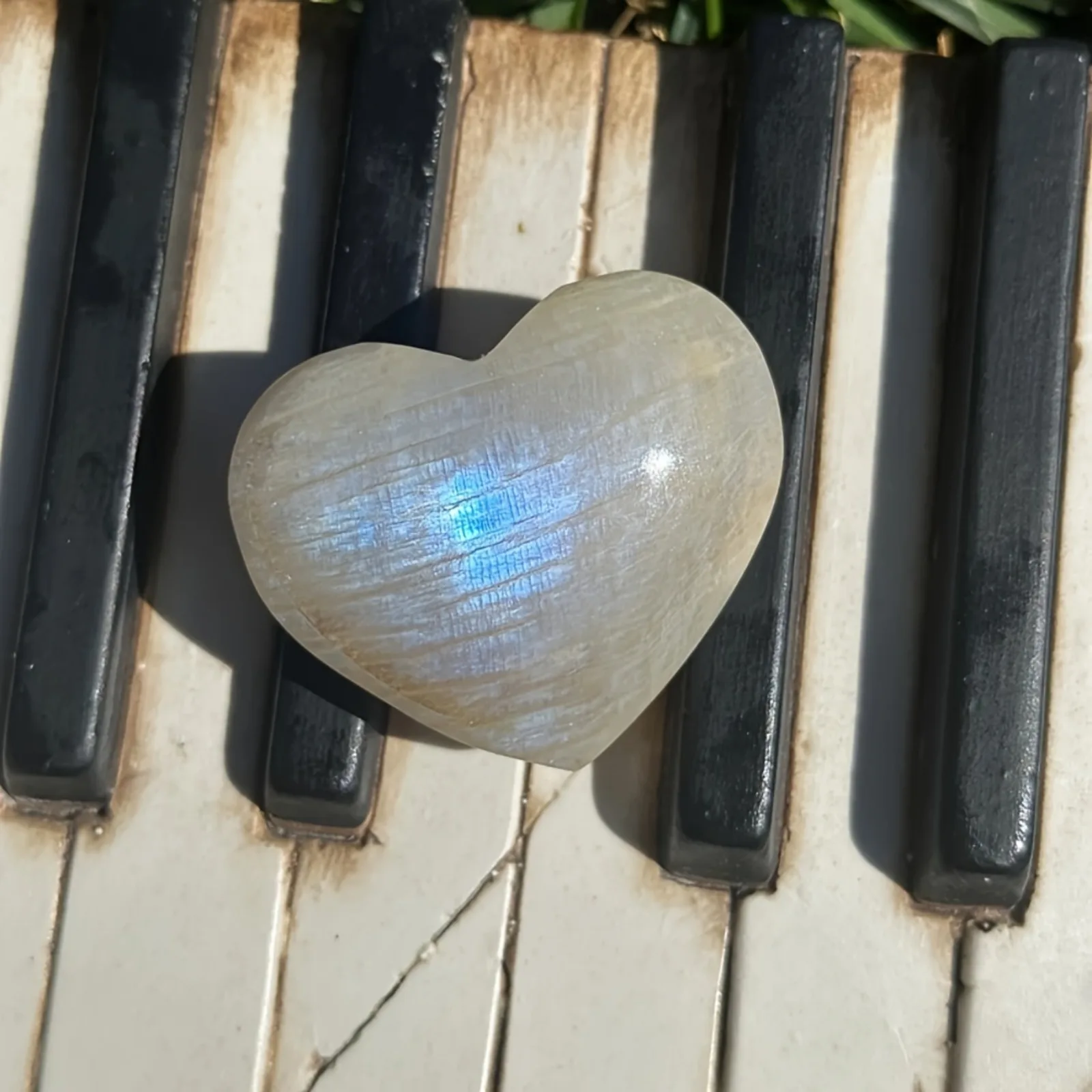 1PC Blue Moonstone Heart, Elegant Calming Faux Gemstone for Making, Home Decor