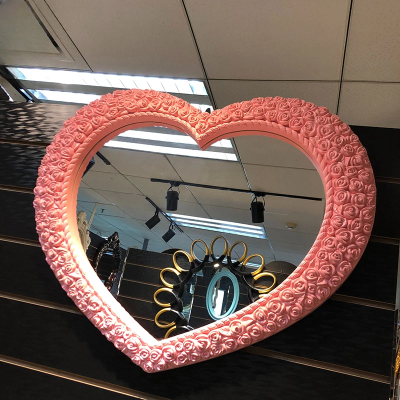 European style makeup mirror wall mounted heart-shaped bathroom mirror bathroom dressing table mirror hotel KTV creativ