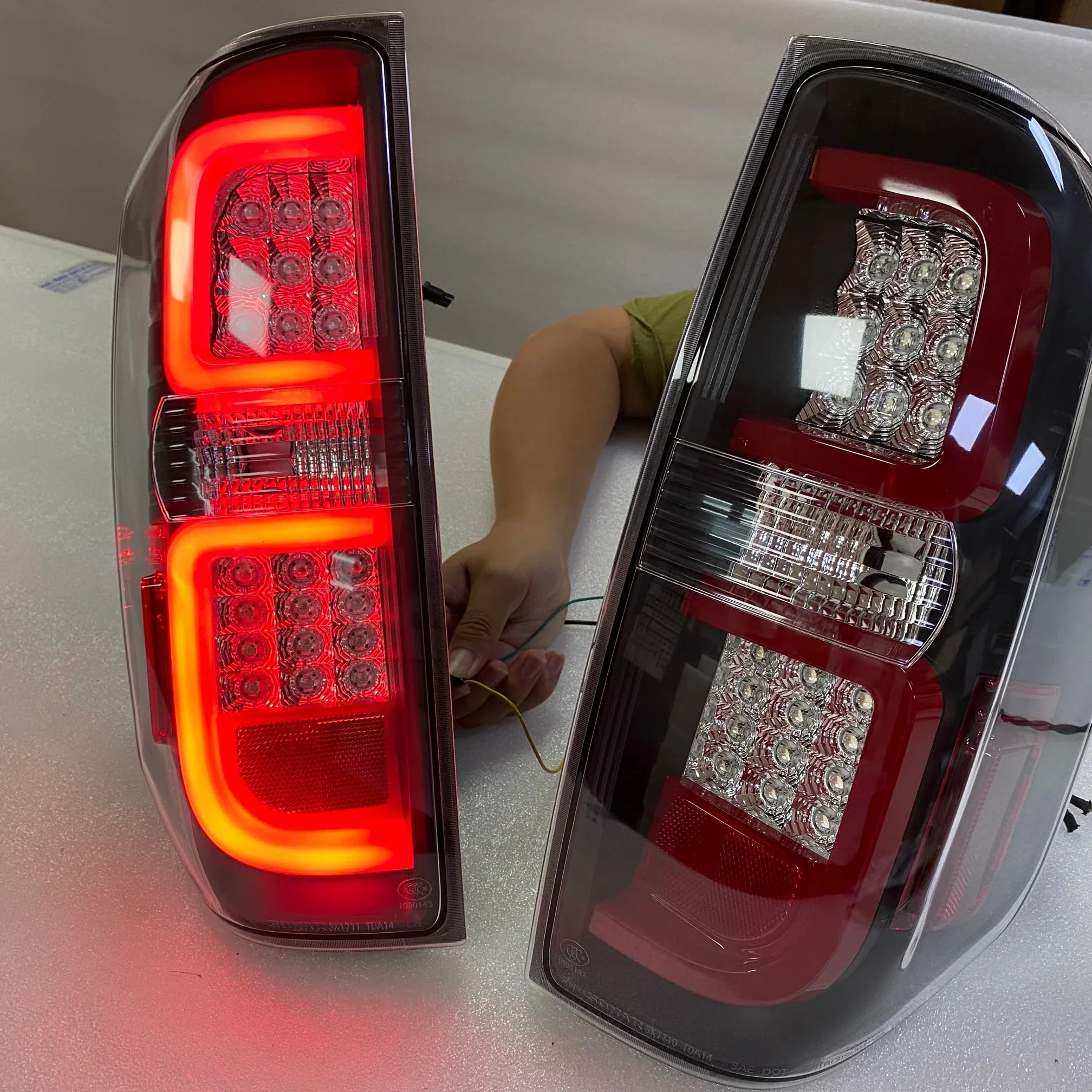 

AIROW LED Tail Lamp 2014-2018 Year New Style for TOYOTA Tundra