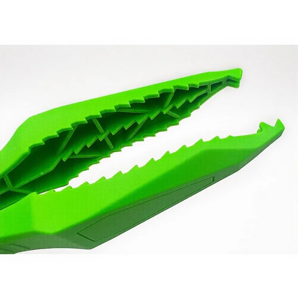 Nylon Fish Gripper Fish Holder For Safe Fish Transport Triple-row Serrated Teeth Locking Pin Mechanism Inward Curved Jaw