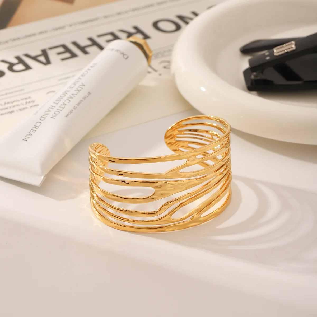 

High Quality Stainless Steel Irregular Hollow Layered Cuff Bangle For Women New Trend Bracelet Wrtistlet Jewelry Party Gift