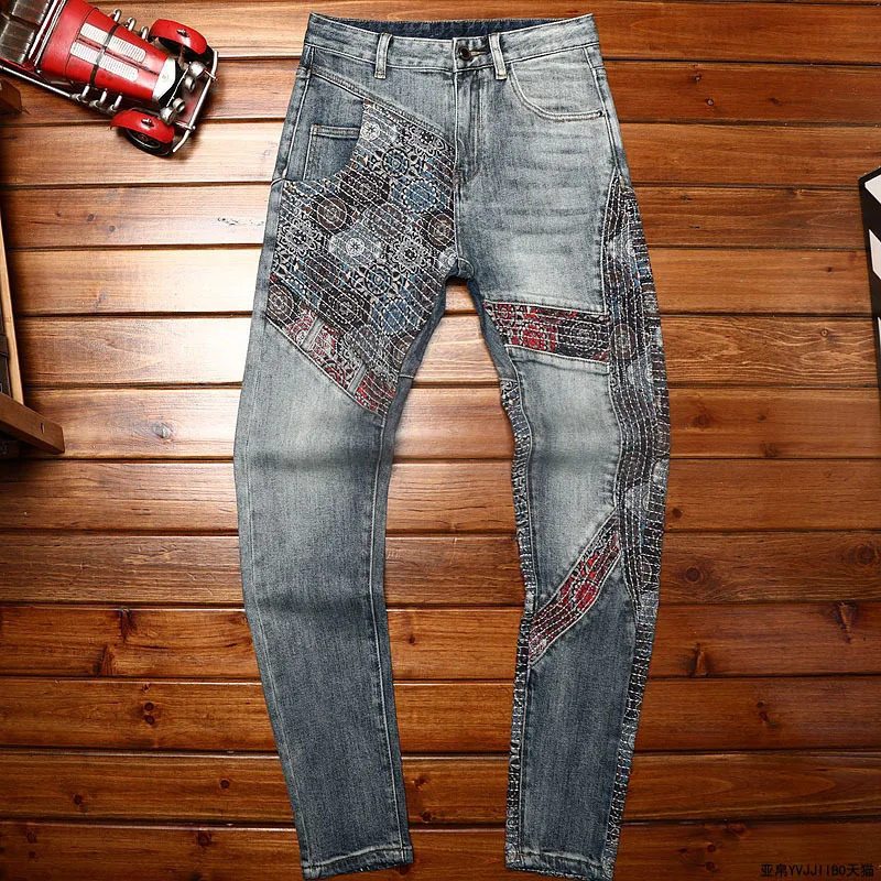 Muster bestickte Jeans Herren modische neue Herren Street Stretch Persönlichkeit schöne lässige Retro Distressed Hose