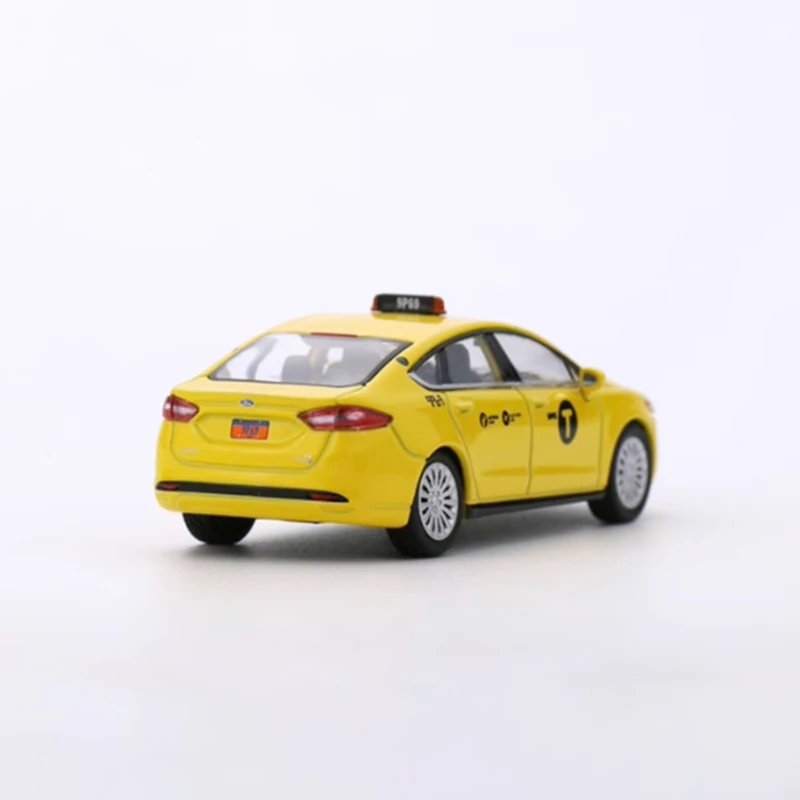 596 Model 1/64 Scale Ford Mondeo/Fusion Taxi Alloy Car Mode Adult Static Collection Decorated Christmas Gifts Holiday Gifts Toys