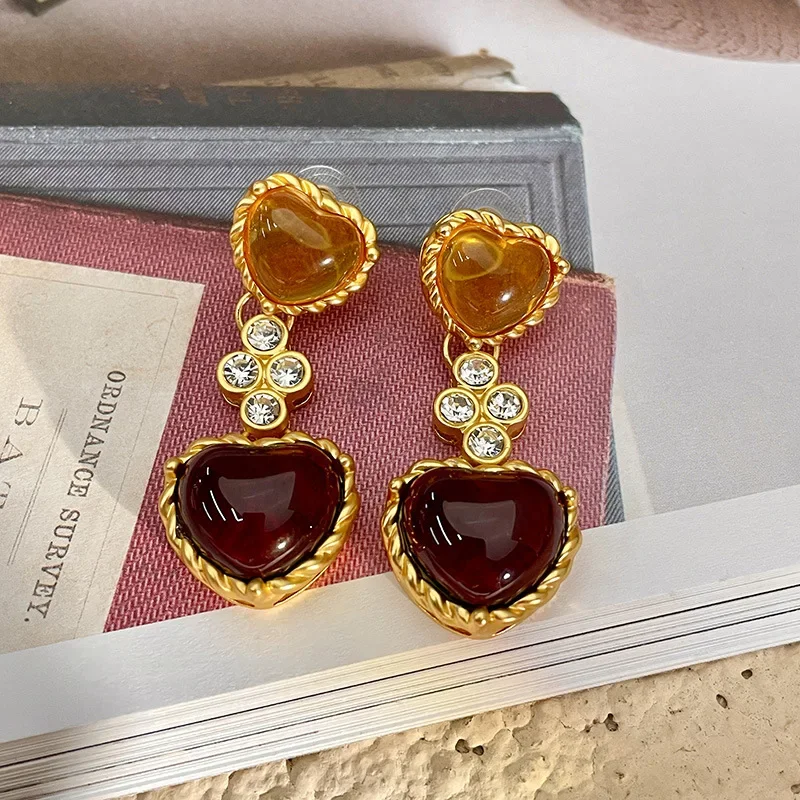 Retro Medieval Wine Red Earrings New Trendy Exaggerated Jewelry High Sense Small Design Ear Studs Light Luxury Style Eardrop