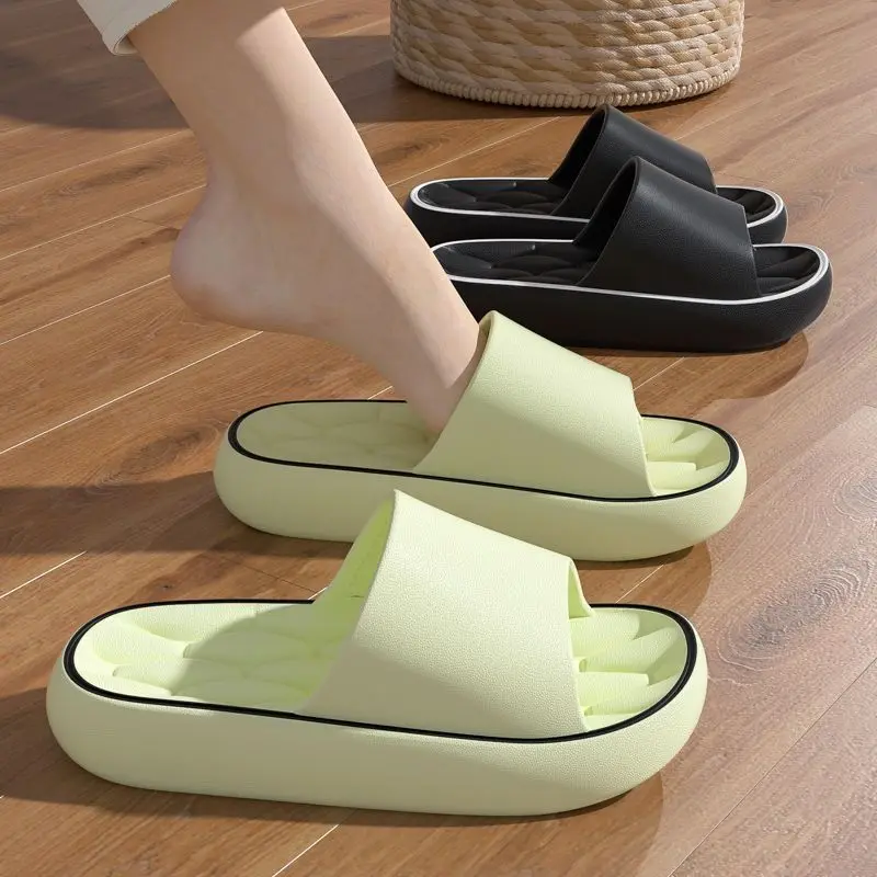 Zapatillas de baño de alta gama a la moda para mujer, zapatillas de baño y casa para mujer, zapatillas de interior antideslizantes y no apestantes para el suelo del hotel de verano