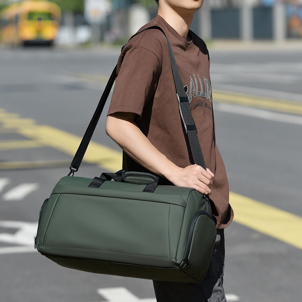 

Men's Minimalist Casual Travel Bag with Independent Shoe Compartment for 15.6 inch Laptop Crossbody Bag for Business Trip Bag