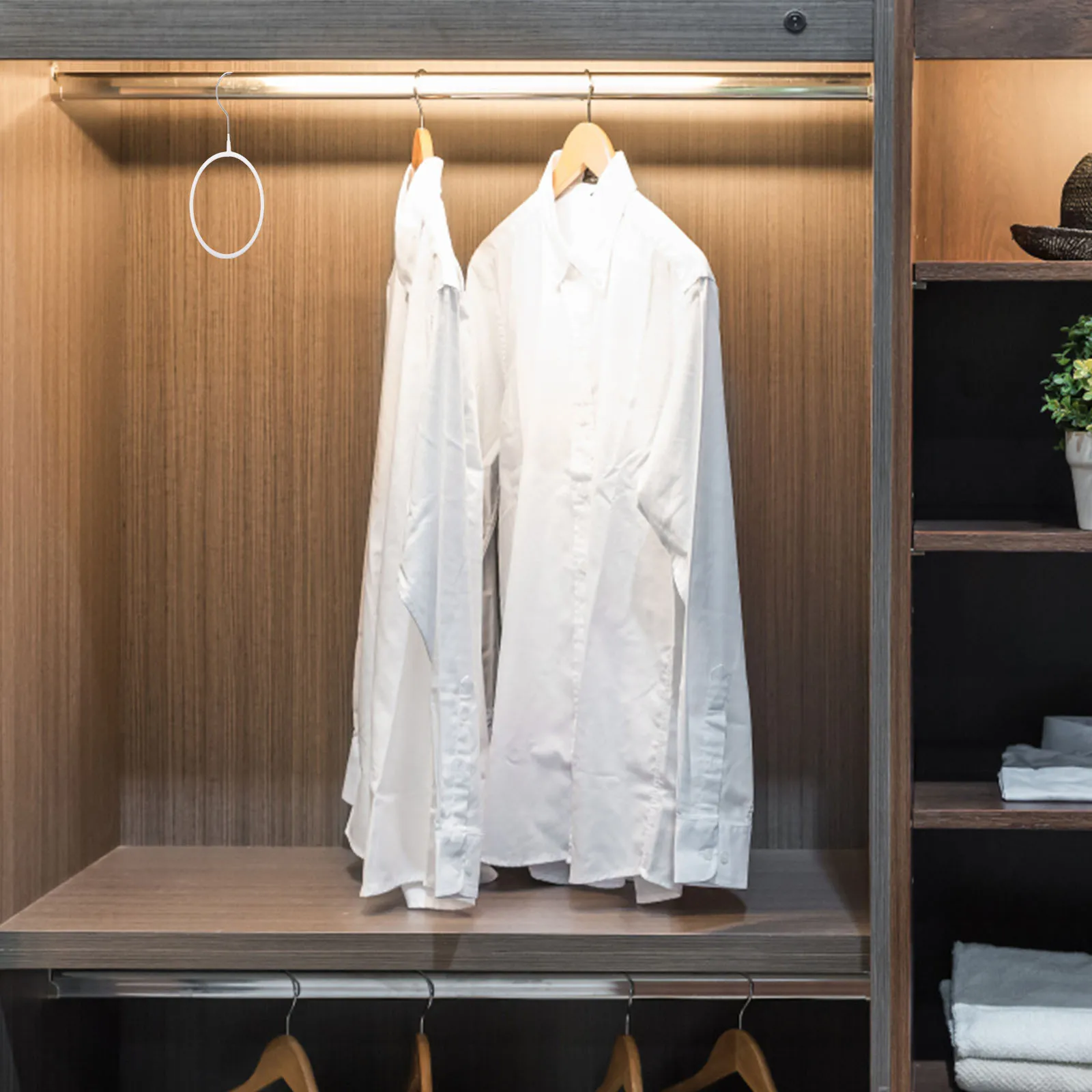 

8Pcs Round Scarf Hanger Towel Hook with Smooth Burr-Free Finish for Shawls Belts Ties Household Hangers Closet Storage Solution