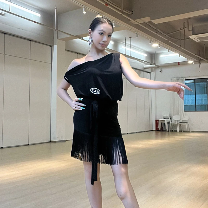 Sexy Spalla Inclinata Valzer Costume di Ballo Latino Donne Abiti di Pratica di Danza Per Adulti Nero Tango Samba Performance Wear XH2693