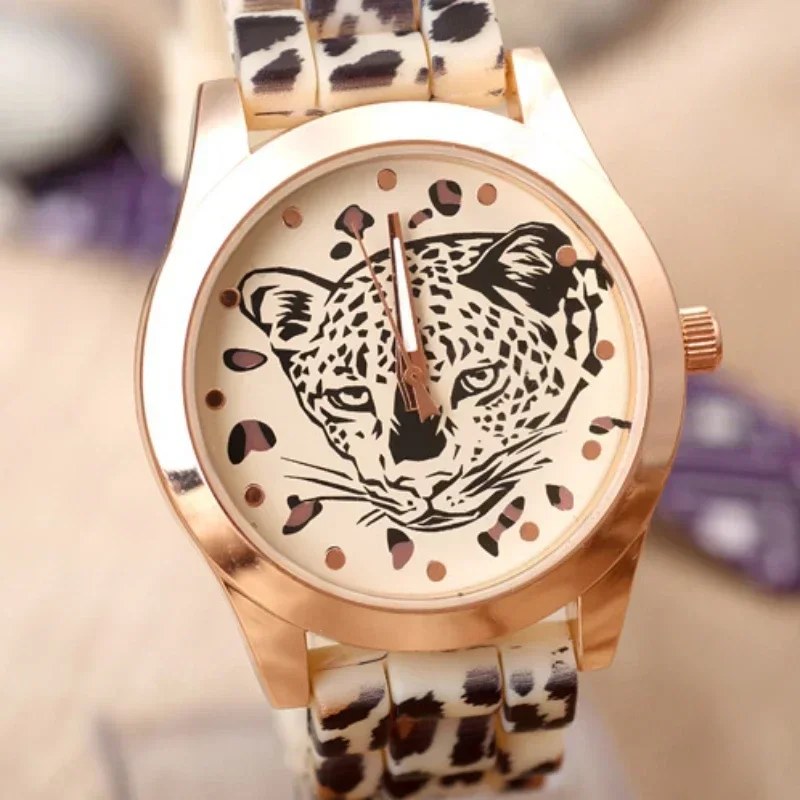 Reloj de cuarzo con estampado de leopardo para mujer, pulsera deportiva de silicona, a la moda