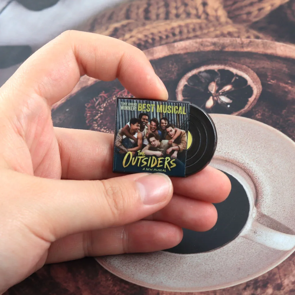 The Outsiders Record Shaped Metal Badge Classic Musical Group Portrait Lapel Pin Vinyl Record Badge Musical Enthusiasts Collect view 3