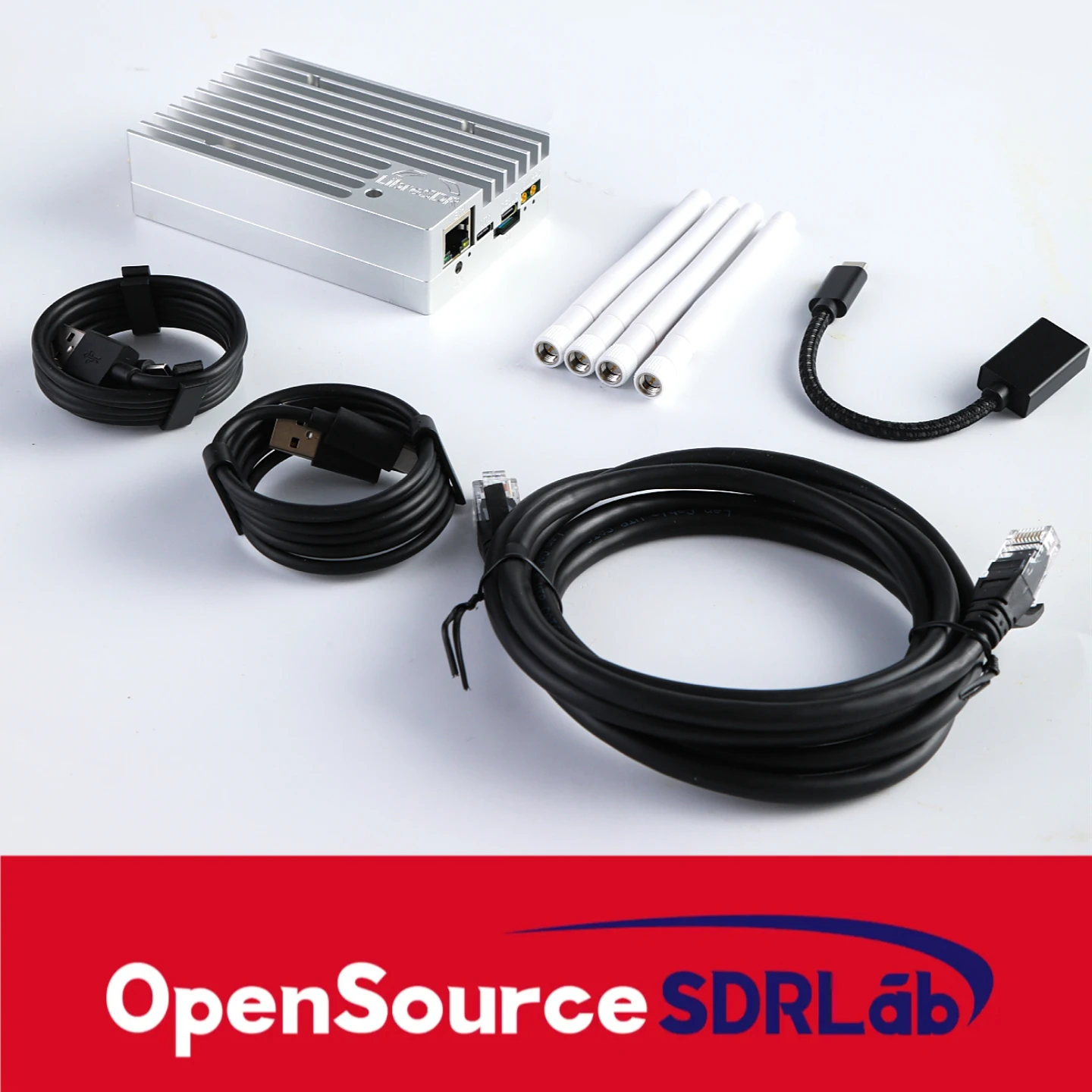 منصة تجربة الاتصالات المحددة بالبرمجيات SDR AD9363 AD9361 ZYNQ7020 ADI Pluto