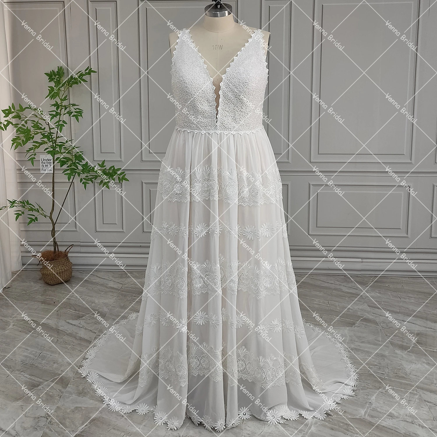 Tiered Appliqued Boho Wedding Dress Plunging V Neck Spaghetti Straps A Line Backless Real Pictures Customized Bridal Gowns