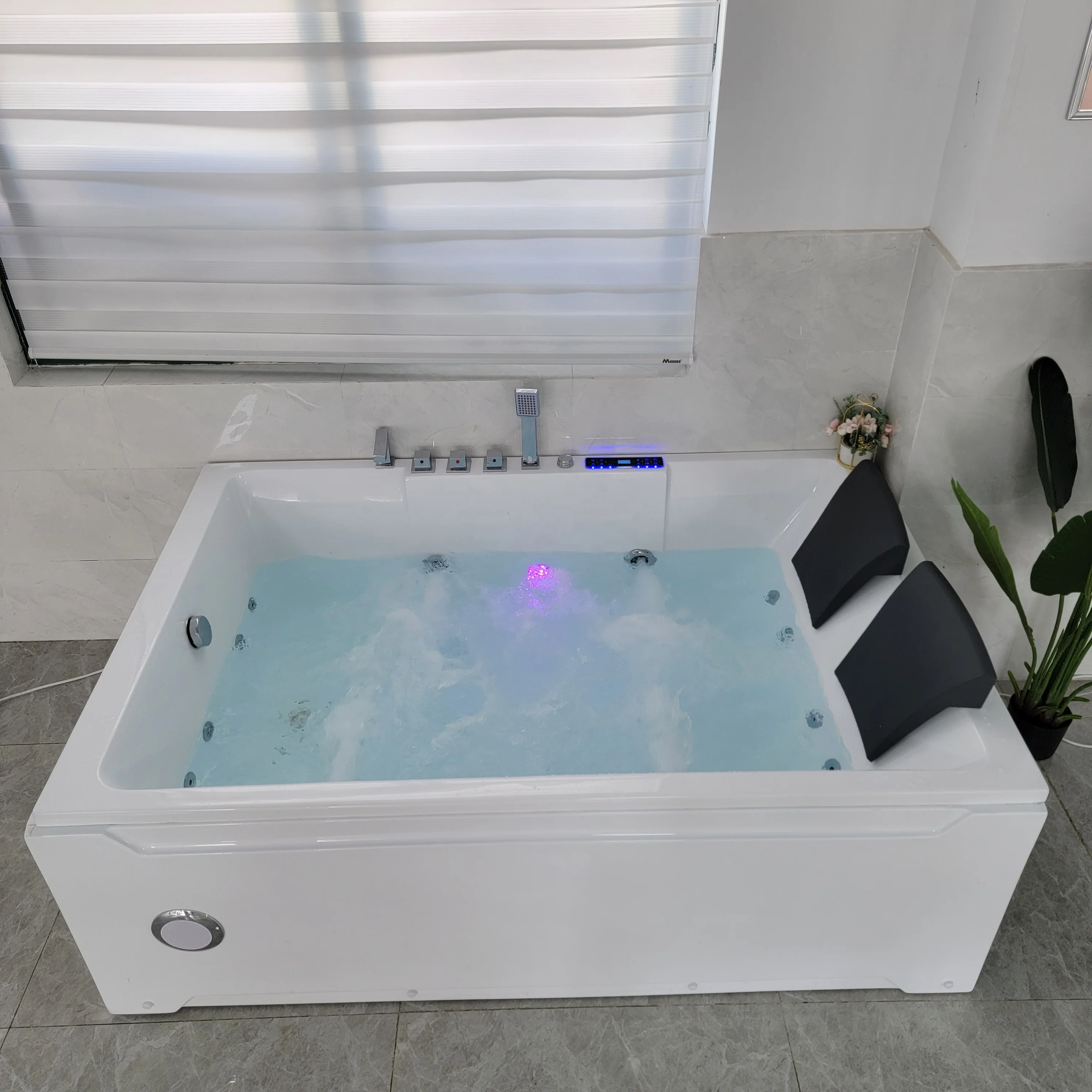 Bathtub2 Person Luxury Jacuuzzi Bathtub Spa Massage Bathtub With Acrylic Material