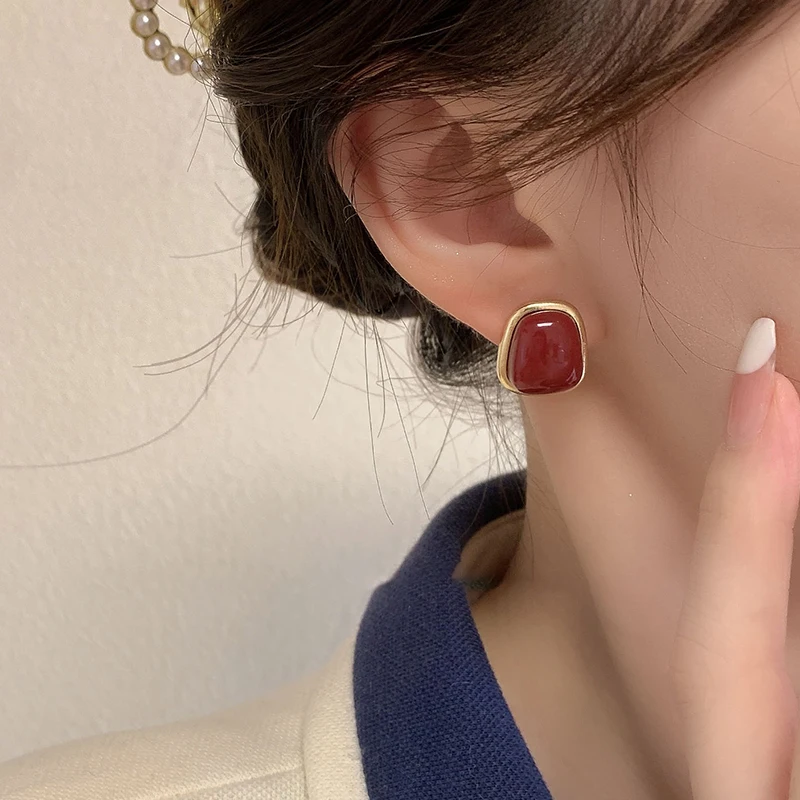 Mode Geometrische Rote Emaille Ohrstecker für Frauen Aussage Vintage Imitation Perlen Ohrringe Licht Luxus Party Schmuck Geschenk – Detail 6