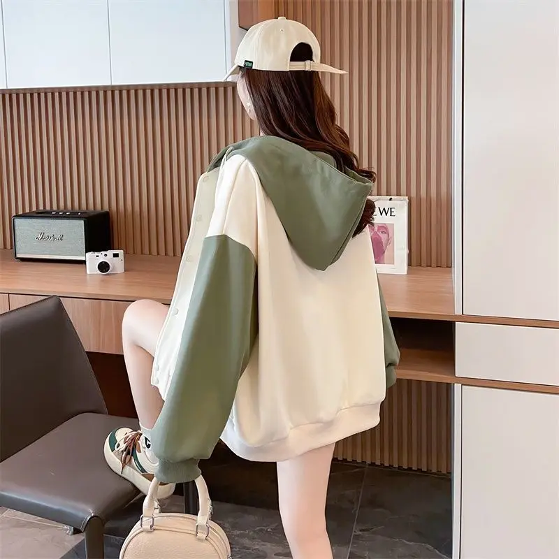 Nueva sudadera cárdigan holgada informal para mujer con terciopelo añadido y chaqueta con capucha gruesa béisbol holgado de gran tamaño con contraste