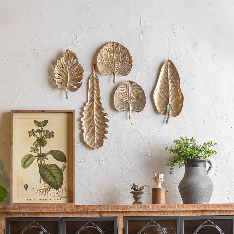 

French retro old desktop ornament metal leaf small fruit plate homestay jewelry wall combination pendant handicraft