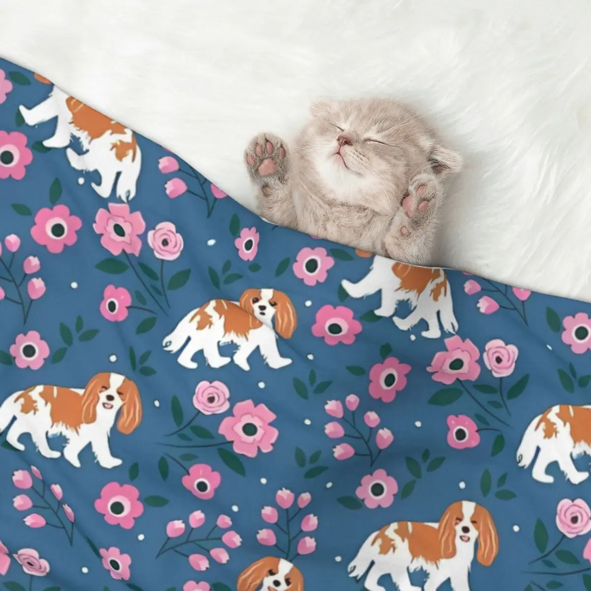 Dog Bed Mat Blanket Soft Fluffy Pet Blanket Blenheim Cavalier King Charles Spaniel Playing At Night Warm Blanket for Cat Dogs