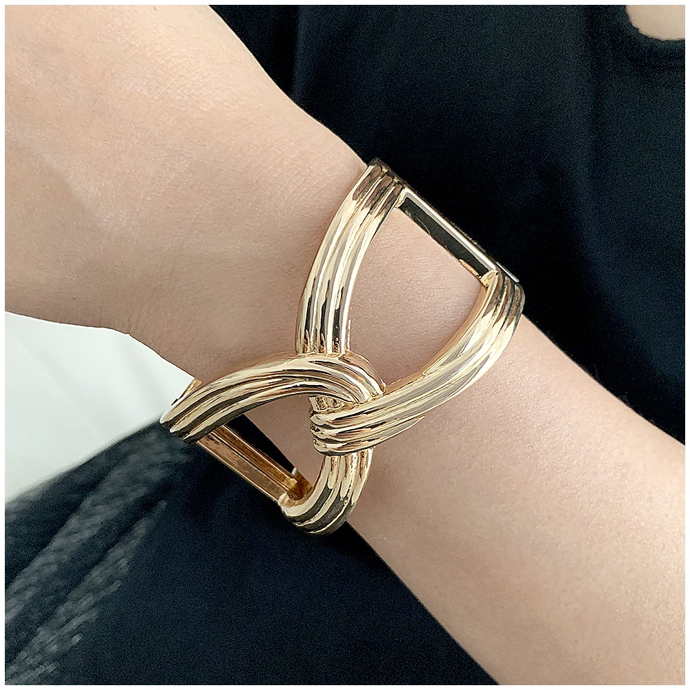 New Arrivals Wide Alloy Streamline Statement Cuff Bracelet in Gold or Silver Color Chunky Fashion Women Bangle in Good Quality