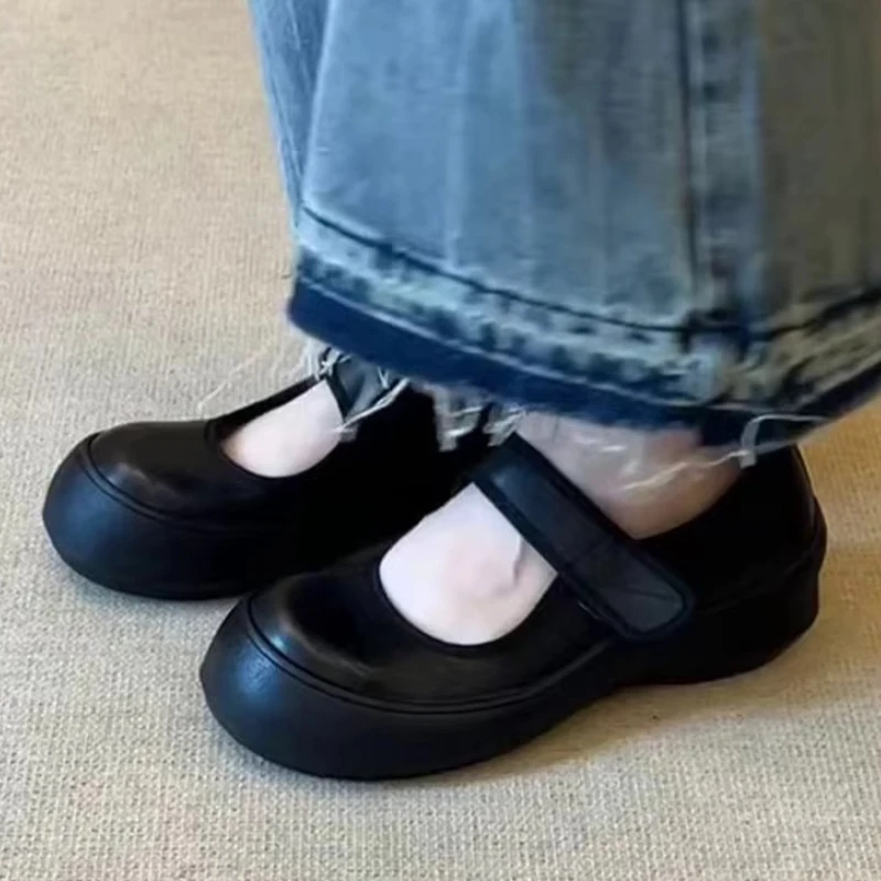 Flats Women's Sport… - image