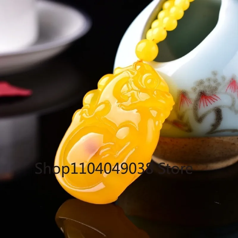 Chinese Mythical Animal Totem Retro Jewelry Yellow Amber Second-generation Honey Wax Chicken Oil Yellow Beauty Pendant Jewelry