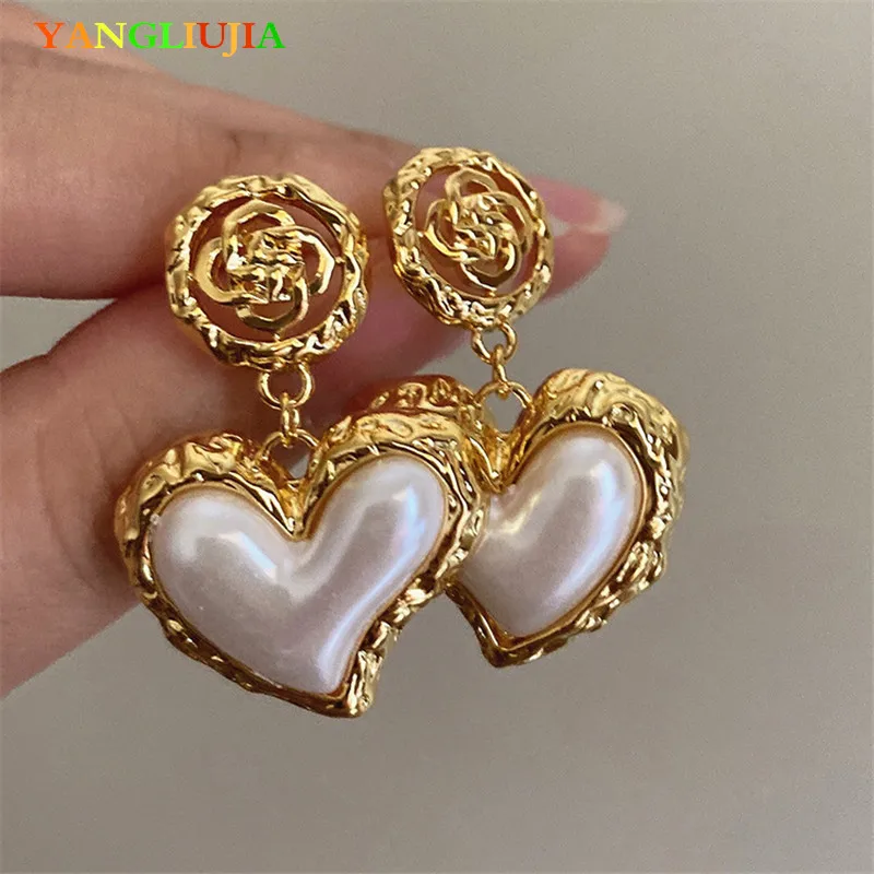 

The New 2022 Flower Heart Earrings French Retro Fashion Luxury Accessories Women Jewelry Wedding Part