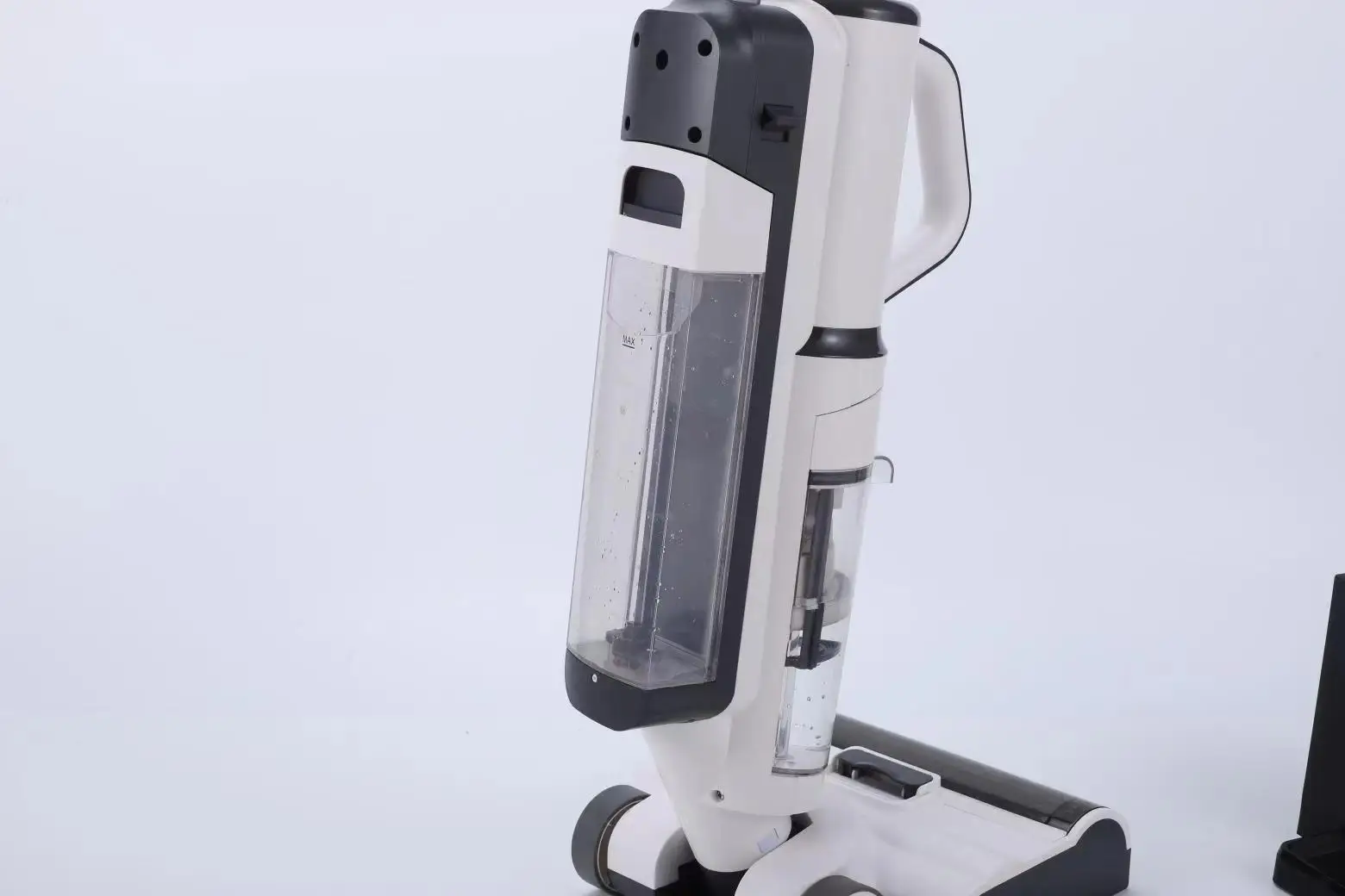 BOCO DF818   Automatic Cordless  Dry and Wet Useful Floor Cleaning  Handle Machine for Floor Carpet Curtain