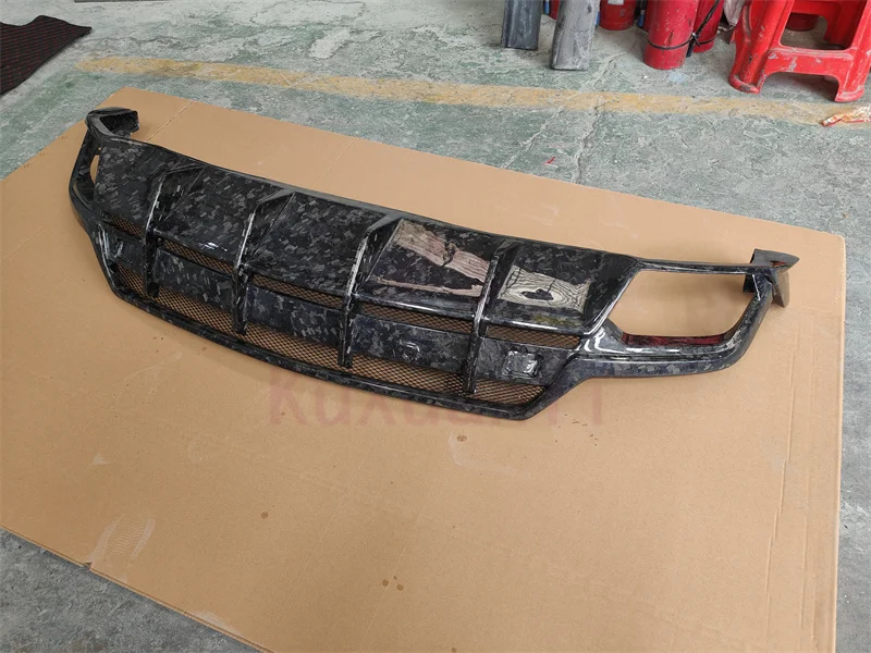 Car Adjustment Kit Rear Bumper Body Kit for Lamborghini URUS Forged Carbon Fiber T-style Rear Diffuser Rear Lip