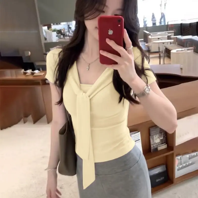 Abbigliamento da donna alla moda in stile street Moda Estate Nuovi arrivi Scialle dimagrante Falso in due pezzi a maniche corte per le donne