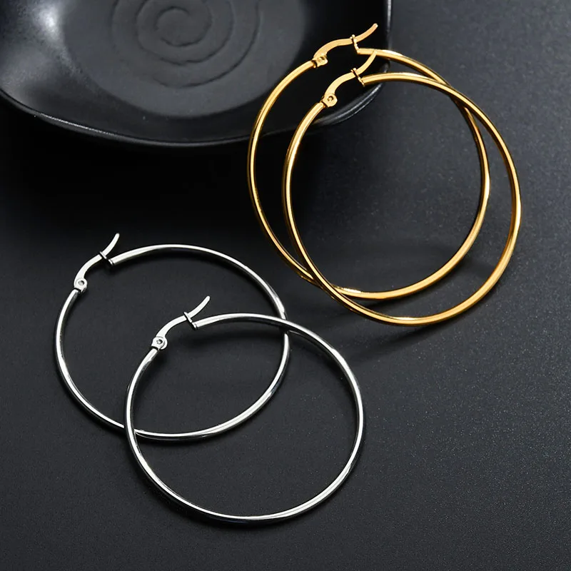 Akizoom New Fashion Star Shape Earring Stainless Steel Punk Hoop Earrings Jewelry for Women Girls Birthday Mother\'s Day Gifts