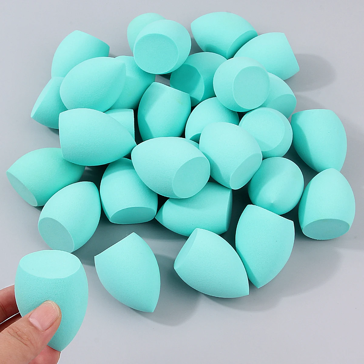 30PCS grote make-upspons, schoonheidsei, superzacht, droog en nat dual-purpose, geen poeder plakken, gezichtsmake-up tool voor beginners