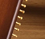 

1 шт., массажная щетка из натурального сандалового дерева, мягкая подушка, круглая гладкая расческа для волос, зубы для здоровья кожи головы