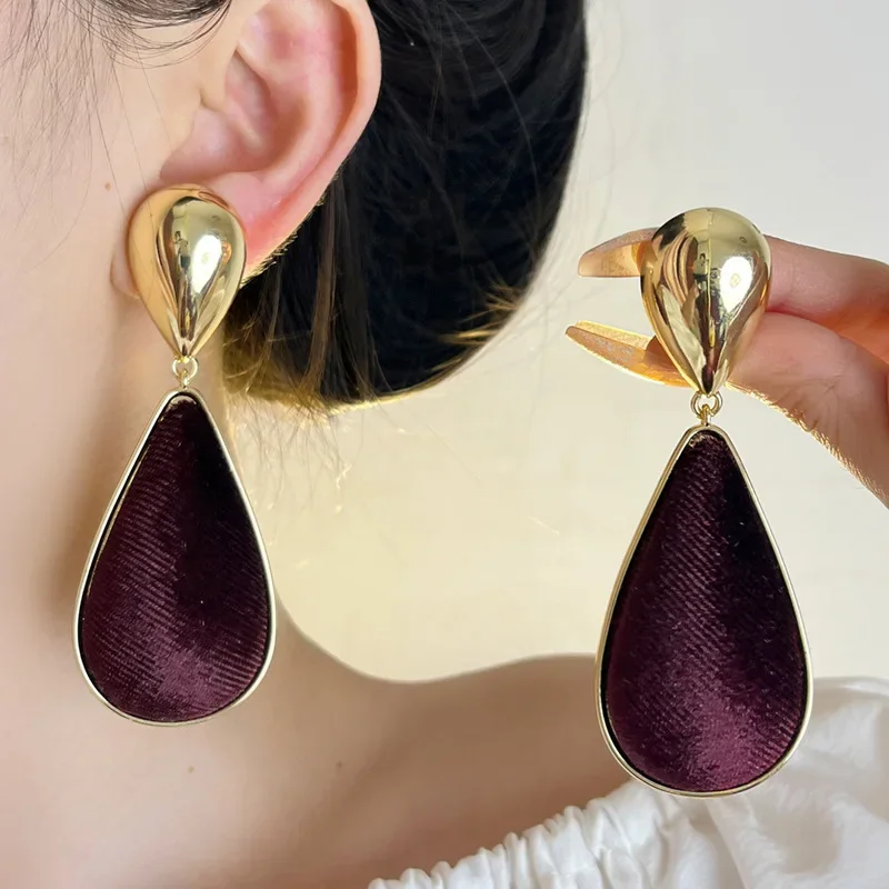 

New retro velvet cloth water drop mirror metal exaggerated temperament stud earrings