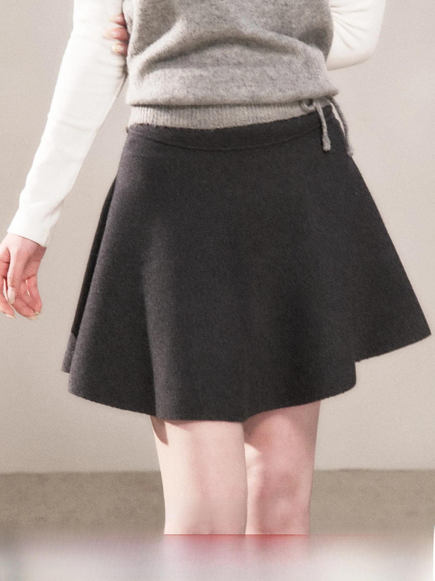 

Женская зимняя короткая юбка А-силуэта с высокой талией, новая модель 2025 года, в корейском стиле, для повседневной носки, приталенная.