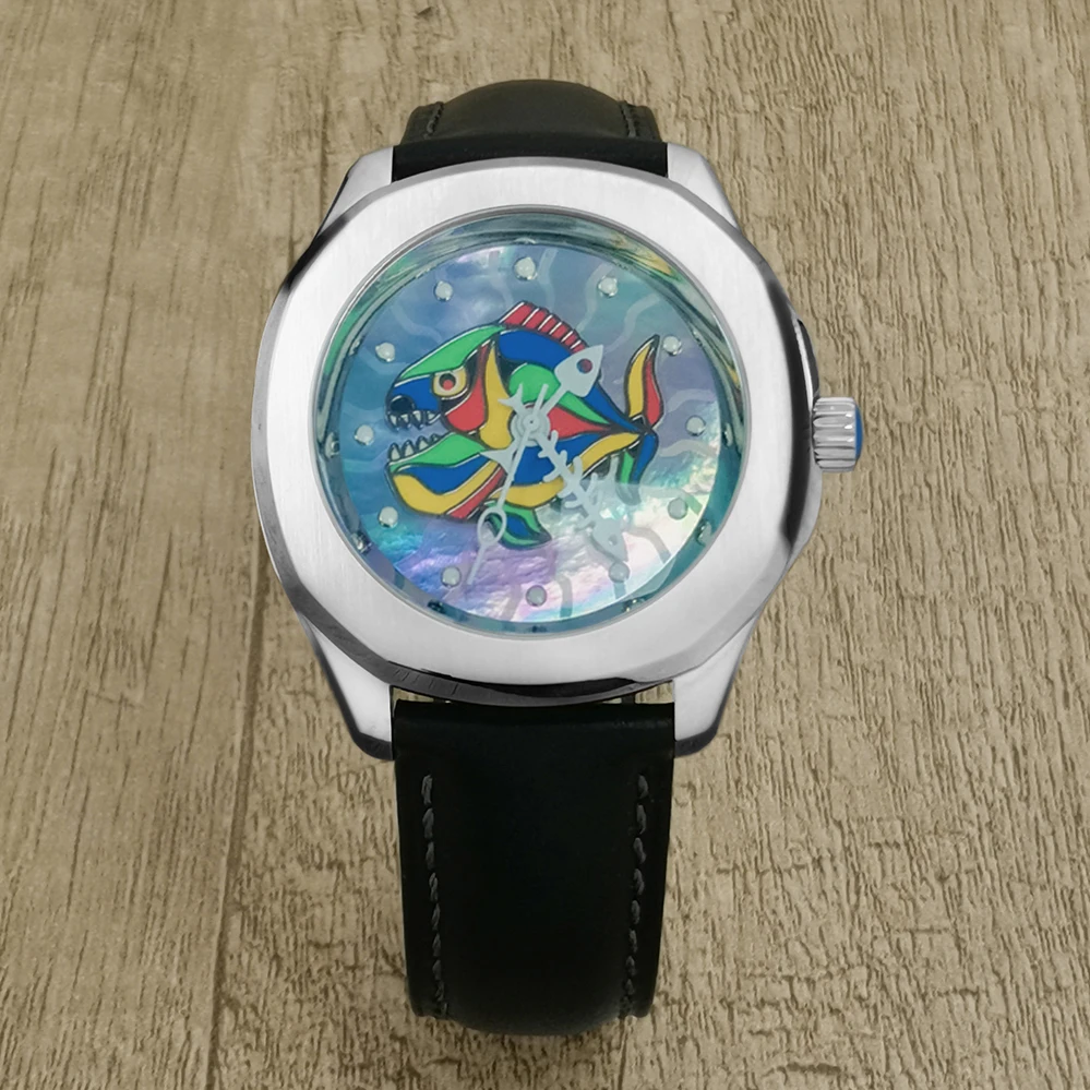 

Автоматические механические часы, корпус из нержавеющей стали 40 мм, цветной рыбчатый циферблат с острыми зубьями и японским механизмом NH35