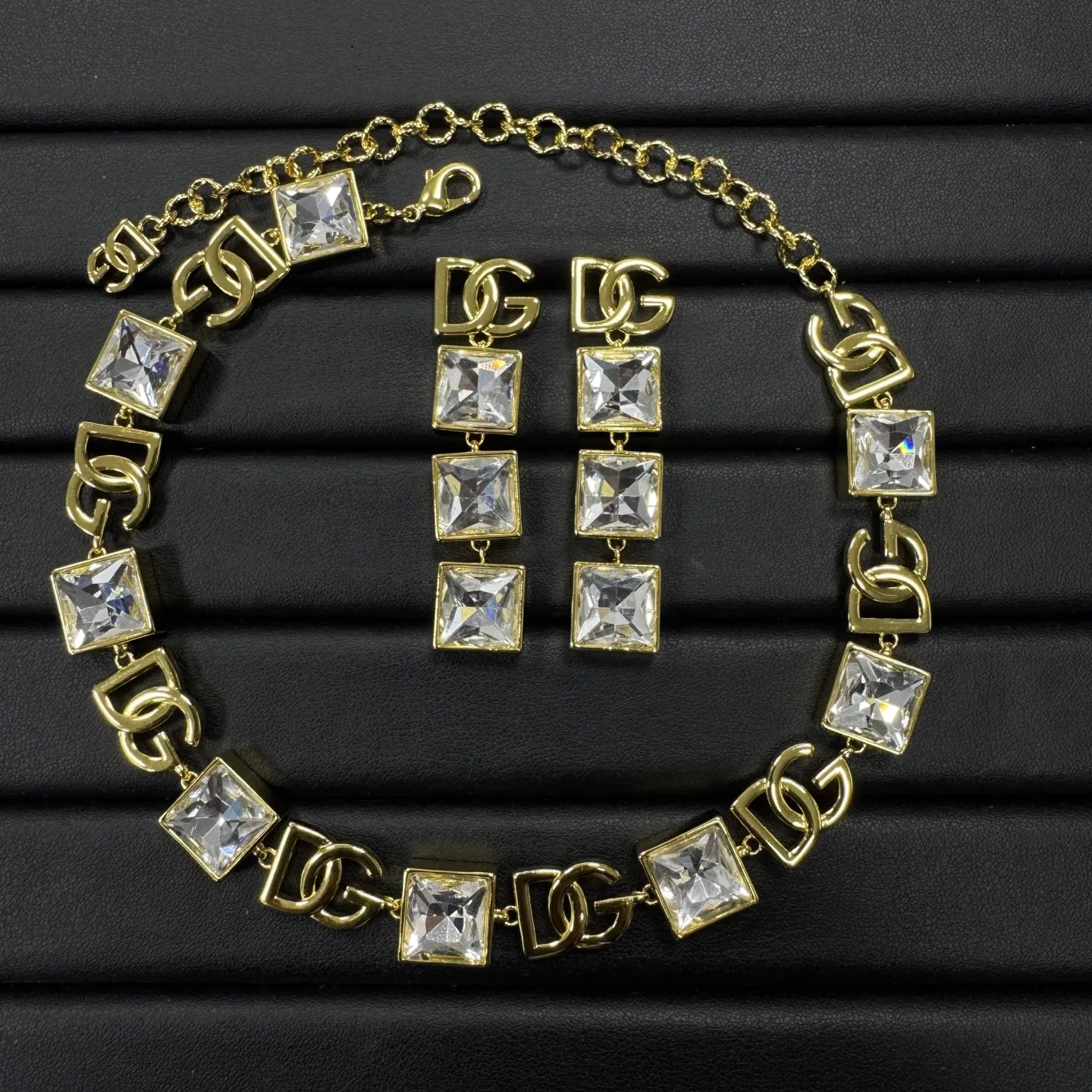 

European and American fashion sparkling zircon earrings