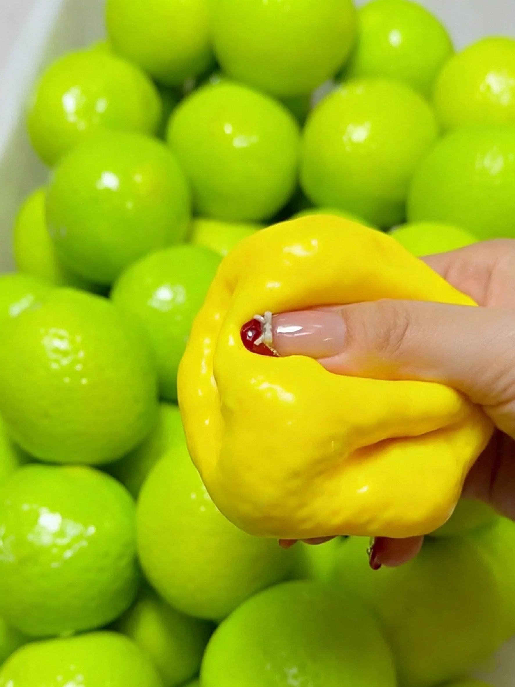 Handgemachter knuspriger Zitronen-Stressball, farbwechselnder Mango-Squishy-Fidget-Ball, ASMR sensorisches Stressabbau-Spielzeug