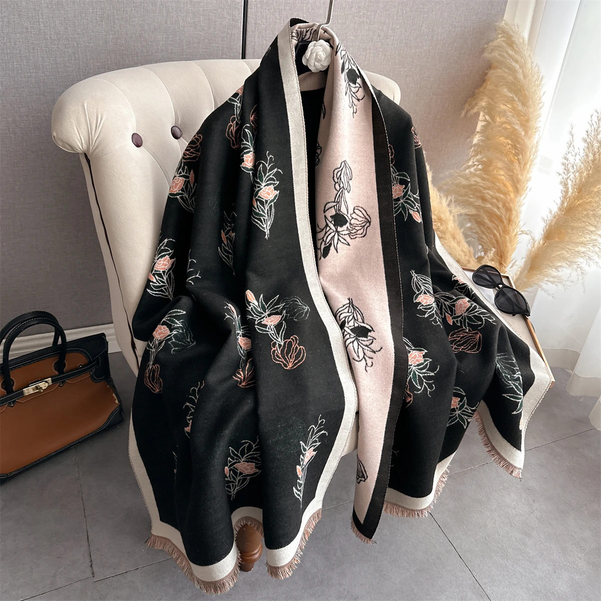 

Черный теплый шарф для женщин, зимний утолщенный шаль из пашмины с цветочной кисточкой, искусственный кашемир, осеннее теплое элегантное одеяло