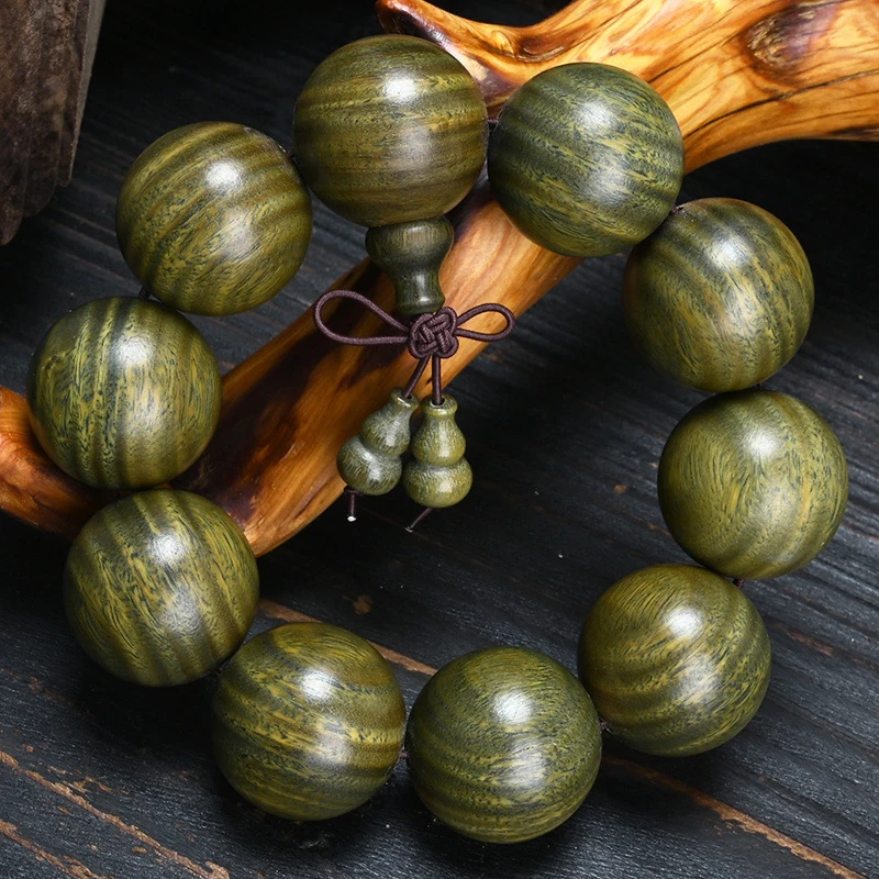 

Authentic Argentine Green Handheld Prayer 25-piece Bracelet, Sandalwood Buddhist Beads for Fortune and Good Luc